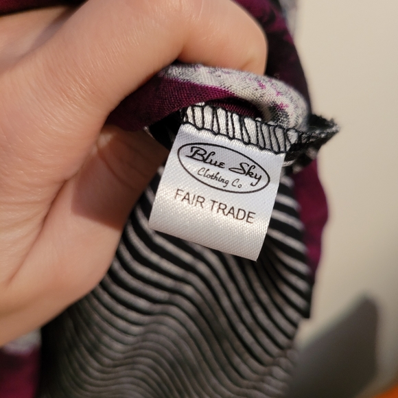 100% Rayon Blue Sky Blouse - Picture 6 of 6